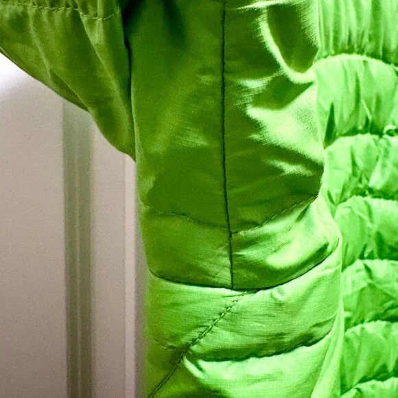 Patagonia Women's Down Sweater Jacket - Size Medium - Picture 3 of 7